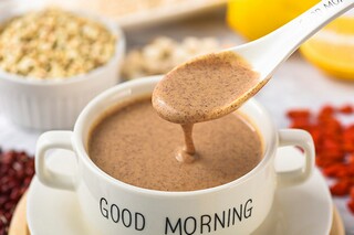 成语裘马轻肥的解释_成语裘马轻肥的解释是什么