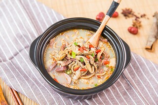 600字中考材料作文：又是桃花开-中考材料作文（又是桃花艳）