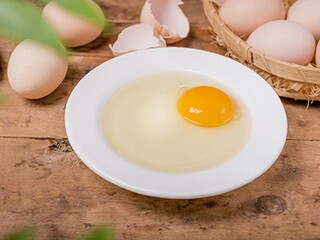 小白兔的蛋糕云儿童睡前故事_小白兔蛋糕简笔画